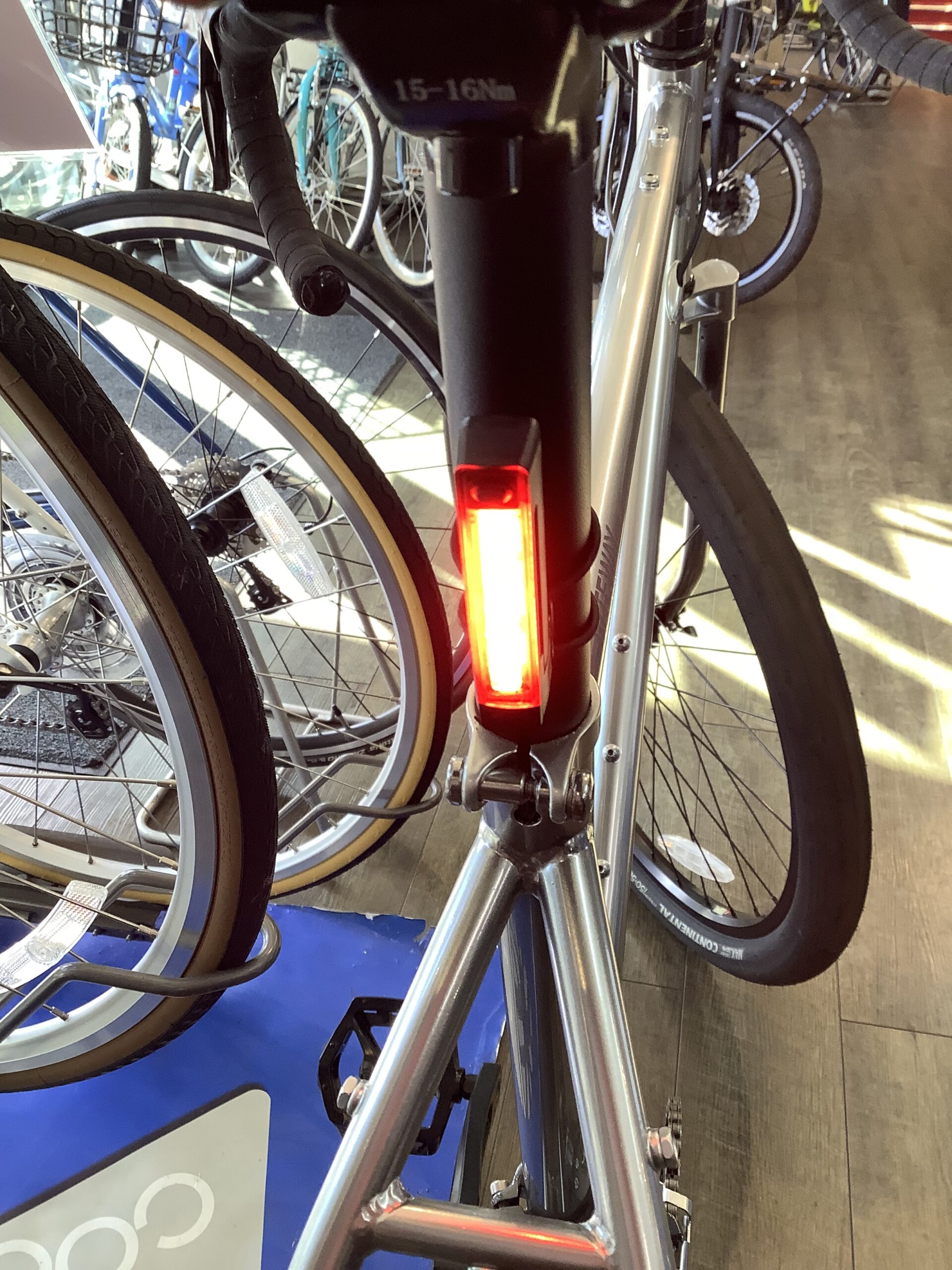 マグネットで簡単装着！！「ノグ プラス」 ライトが登場！！